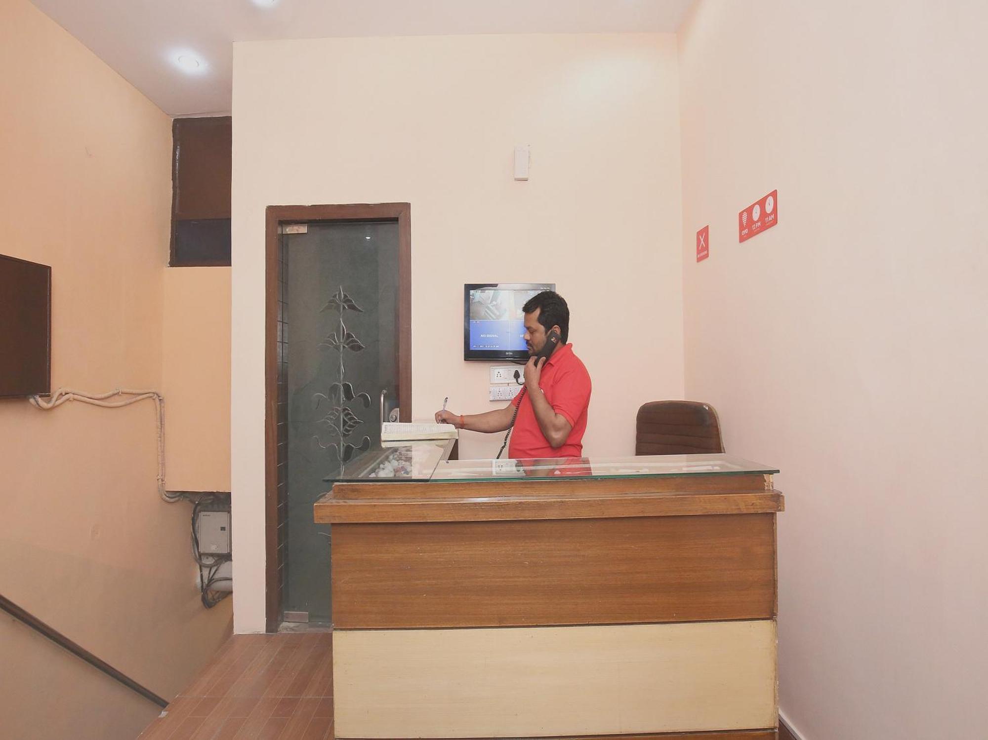 Super Hotel O Rajesh Palace Chandīgarh Eksteriør billede